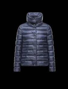 大人な印象 2020秋冬 moncler モンクレール 長く愛用できる　ダウンジャケット