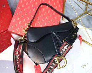 数量限定再入荷 3色可選 2020秋冬の定番新品到来 ディオール DIOR ショルダーバッグ 今年っぽくNEWファッション