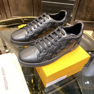 安心安全人気通販 スニーカー2色可選 普段使いにも最適なアイテム ルイ ヴィトン LOUIS VUITTON