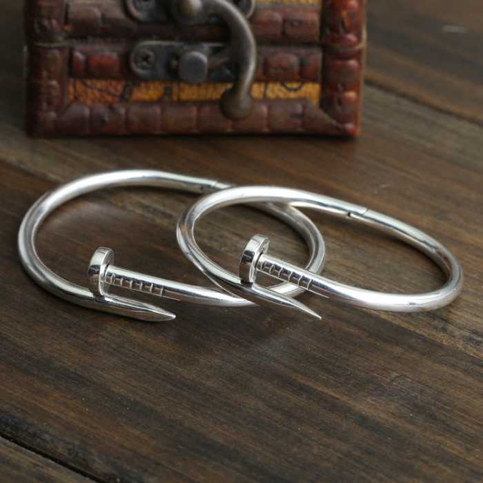 主役になる存在感 2020 クロムハーツ CHROME HEARTS シルバー925 バングル