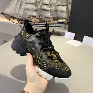 ディオール 今季トレンドをうまく取り DIOR 2020年秋冬に欠かせない ランニングシューズ おしゃれでおすすめ今季トレンド