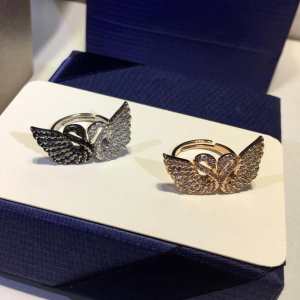 指輪 2色可選 2020春夏トレンドアイテム 今流行りの最新コレクション スワロフスキー SWAROVSKI