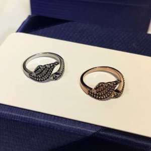 スワロフスキー SWAROVSKI 指輪 4色可選 2020春夏も引き続きトレンド 春夏のトレンドアイテム