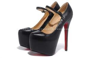 季節感を演出できるChristian Louboutinクリスチャンルブタン　素敵なヒールパンプス
