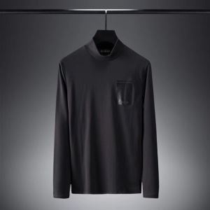 2色可選 長袖Tシャツ 秋冬の最新アウターが続々登場 VERSACE 2020秋冬流行ファション ヴェルサーチ