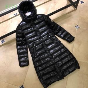 モンクレール 様々なシーンに似合う秋冬コーデ MONCLER ダウンジャケット 冬でも着たい 気になる2020年秋のファッション