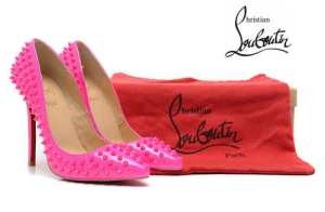 入手困難 Christian Louboutin クリスチャンルブタン　季節感を着こなしにプラスするパンプス