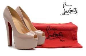欧米韓流雑誌 2020 Christian Louboutin クリスチャンルブタンパンプス