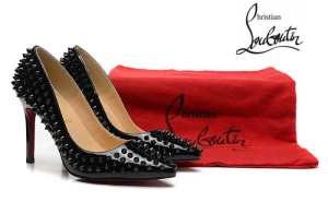 入手困難 2020 Christian Louboutin クリスチャンルブタンパンプス
