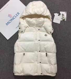 更にトレンドが急上昇中 MONCLER 2020秋冬新作の相棒を大公開 モンクレール 肌寒い季節に欠かせない