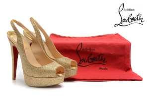 めちゃくちゃお得 2020 Christian Louboutin クリスチャンルブタンパンプス