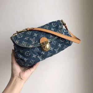 ショルダーバッグ 【2020春夏】最新コレクション 今年春夏ファション流行り ルイ ヴィトン LOUIS VUITTON