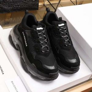 BALENCIAGA バレンシアガ カジュアルシューズ 男女兼用 2020年春夏のトレンドアイテム 高級感が好評です