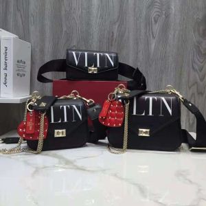 2020年秋冬入荷 定番品質保証 主役級のアイテム VALENTINO ヴァレンティノ ショルダーバッグ