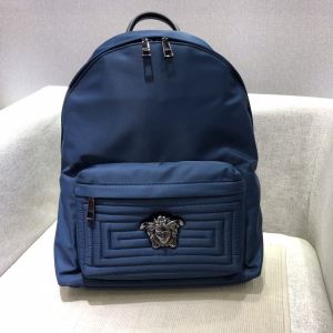 最新入荷2020ヴェルサーチ メドゥーサヘッド ナイロン バックパックVERSACEコレクション リュック コピー 使いやすい新品