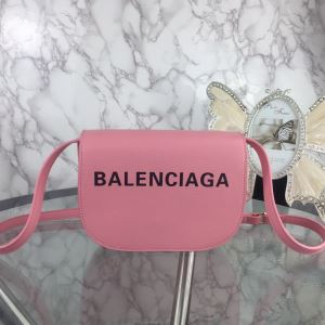 上品に着こなせ 3色可選 バレンシアガ BALENCIAGA 注目を集めてる レ...