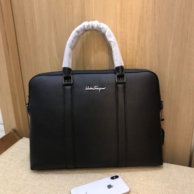 特選新作 FERRAGAMO サルヴァトーレ フェラガモ 手持ち&ショルダー掛け 売れ筋のいい