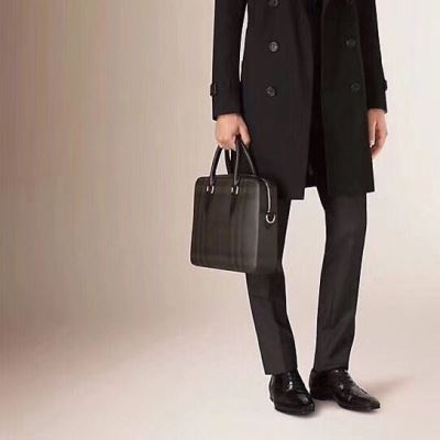 SALE開催 BURBERRY バーバリー 手持ち&ショルダー掛け 目を引く