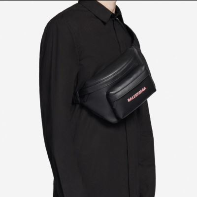 BALENCIAGAバレンシアガ ★安心★追跡付 ウエストバッグ、チェストバッグ 売れ筋のいい 