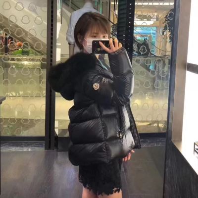 2020ss MONCLER モンクレール ダウンジャケット レディース コーデに合わせ