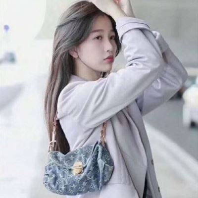 ルイヴィトン LOUIS VUITTON ★安心★追跡付 手持ち&ショルダー掛け 最新商品即完売 M95050