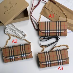 今期のトレンド定番アイテム バーバリー BURBERRY 財布 3色可選 202...