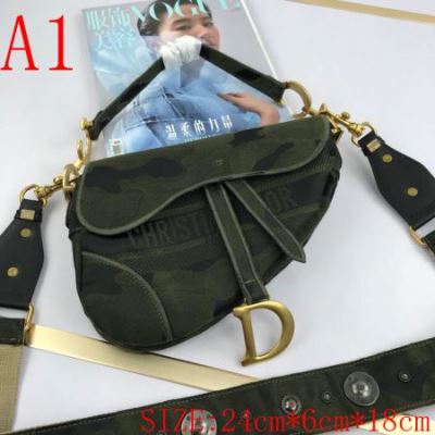ディオール DIOR ★安心★追跡付 手持ち&ショルダー掛け 最新商品即完売 完売間近