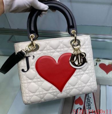 ディオール DIOR ★安心★追跡付 手持ち&ショルダー掛け 最新商品即完売 人気話題