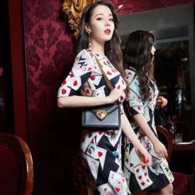 ドルチェ＆ガッバーナ DOLCE＆GABBANA ★安心★追跡付 肩掛けバッグ / ワンショルダーバッグ 今年も人気 期間限定価格