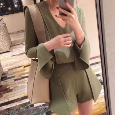 セリーヌ CELINE ★安心★追跡付 肩掛けバッグ / ワンショルダーバッグ 最新商品即完売 完売必須
