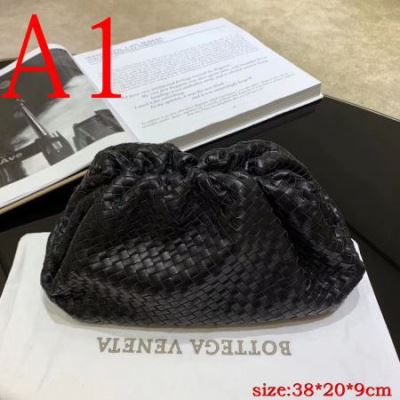 ボッテガヴェネ BOTTEGA VENETA ★安心★追跡付 雲朵包 最新商品即完売