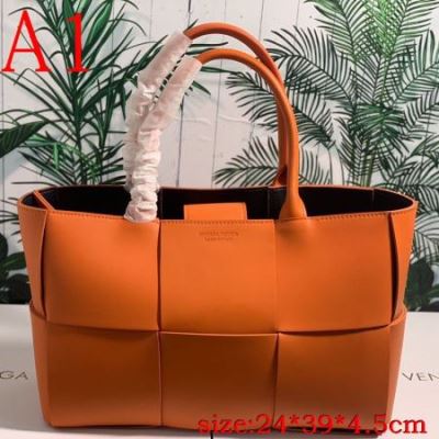 ボッテガヴェネ BOTTEGA VENETA ★安心★追跡付 手持ち&ショルダー掛け 最新商品即完売 限定品 人気No.1