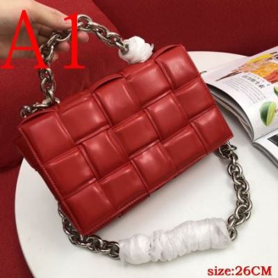 ボッテガヴェネ BOTTEGA VENETA ★安心★追跡付 手持ち&ショルダー掛け 最新商品即完売 期間限定価格