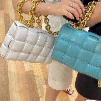ボッテガヴェネ BOTTEGA VENETA ★安心★追跡付 手持ち&ショルダー掛け 最新商品即完売 完売必須