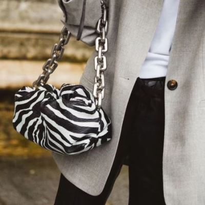 ボッテガヴェネ BOTTEGA VENETA ★安心★追跡付 手持ち&ショルダー掛け 最新商品即完売 愛用ブランド