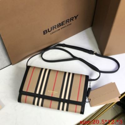 バーバリー BURBERRY ★安心★追跡付 肩掛けバッグ / ワンショルダーバッグ 人気話題 完売必須
