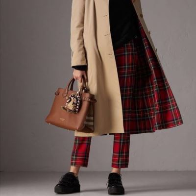 バーバリー BURBERRY ★安心★追跡付 手持ち&ショルダー掛け 最新商品即完売 期間限定価格