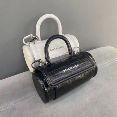 バレンシアガ BALENCIAGA ★安心★追跡付 手持ち&ショルダー掛け かっこいい アイテム