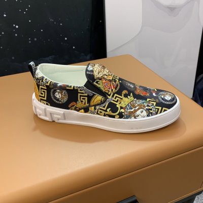 カジュアルシューズ/スニーカー ヴェルサーチ VERSACE 人気 ランキング 激レア 入手困難