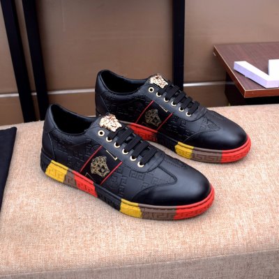 カジュアルシューズ/スニーカー ヴェルサーチ VERSACE 今年も人気 完売間近