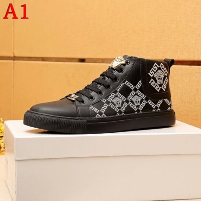 カジュアルシューズ/スニーカー ヴェルサーチ VERSACE 今年も人気 セール価格