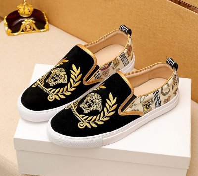 カジュアルシューズ/スニーカー ヴェルサーチ VERSACE 今年も人気 人気確定