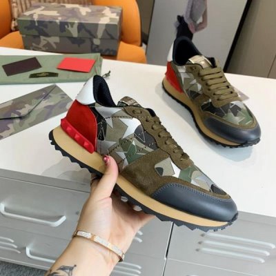 カジュアルシューズ/スニーカー ヴァレンティノ VALENTINO 今年も人気 先行入手