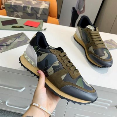 カジュアルシューズ/スニーカー ヴァレンティノ VALENTINO 今年も人気 オンライン限定商品