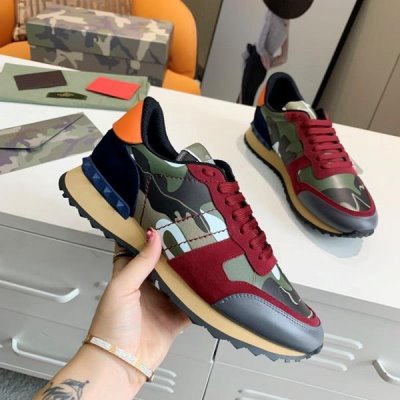 カジュアルシューズ/スニーカー ヴァレンティノ VALENTINO 今年も人気 足下注目してくれる