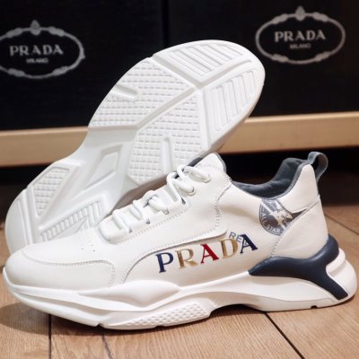 カジュアルシューズ/スニーカー プラダ PRADA スニーカー 人気確定 完売必...