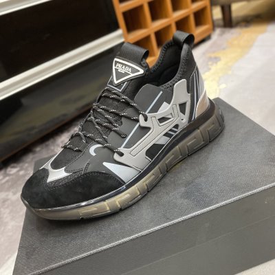 カジュアルシューズ/スニーカー プラダ PRADA スニーカー 今年も人気 販売店舗限定モデル