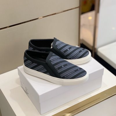 カジュアルシューズ/スニーカー ジバンシィ GIVENCHY 今年も人気 足下注目してくれる