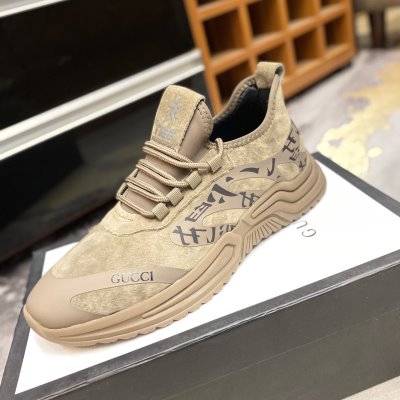 カジュアルシューズ/スニーカー グッチ GUCCI 今年も人気 最新商品即完売必至
