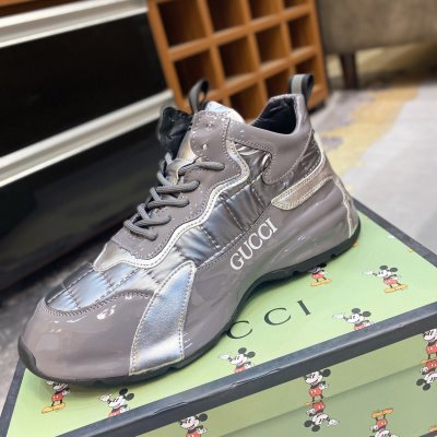 カジュアルシューズ/スニーカー グッチ GUCCI 今年も人気 人気新商品